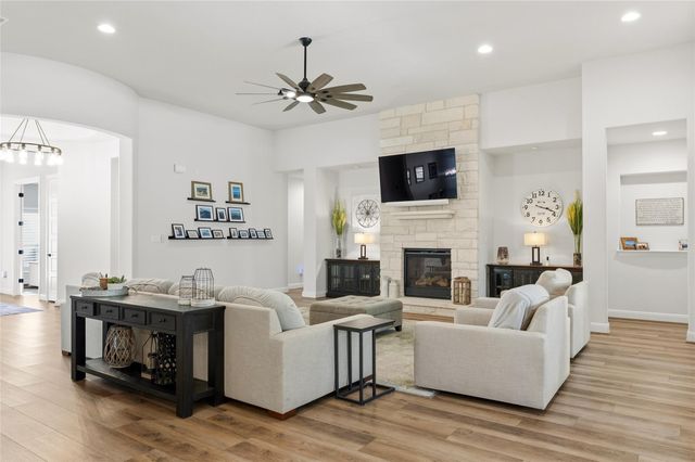 222 Canal DR, Dripping Springs, TX 78620