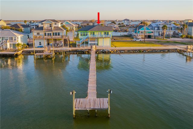 208 Ridge Harbor Dr, Rockport, TX 78382