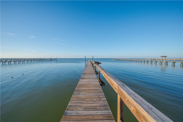 208 Ridge Harbor Dr, Rockport, TX 78382