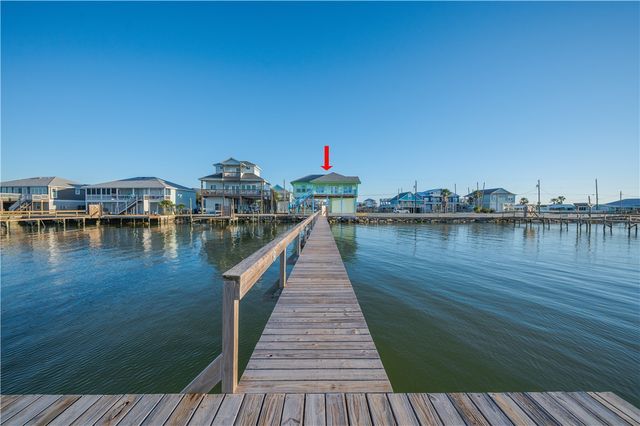 208 Ridge Harbor Dr, Rockport, TX 78382