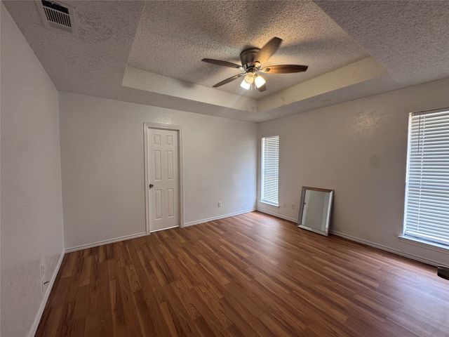 3648 Country Club Drive W, Irving, TX 75038