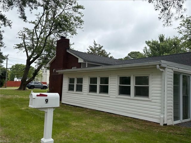 9 Pine LN, Hampton, VA 23664