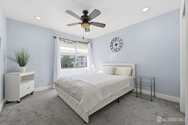 23 Powderhorn Court, Woodbridge Proper, NJ 07095
