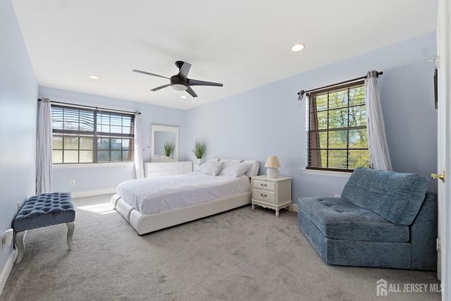 23 Powderhorn Court, Woodbridge Proper, NJ 07095