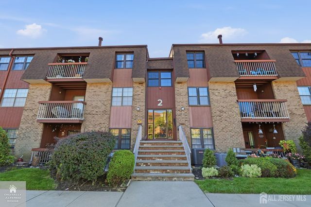 23 Powderhorn Court, Woodbridge Proper, NJ 07095