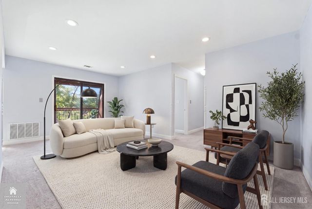 23 Powderhorn Court, Woodbridge Proper, NJ 07095