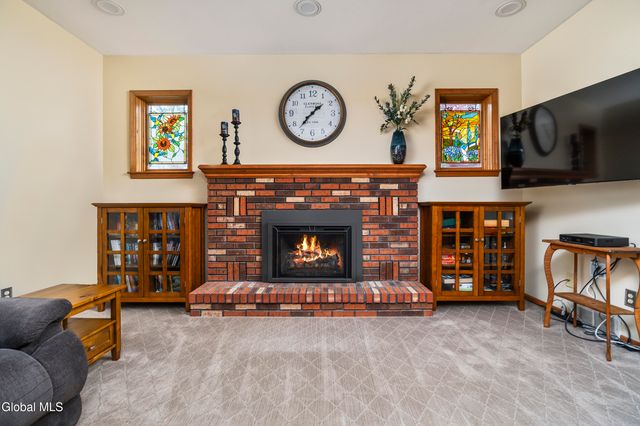 1008 Di Bella Drive, Schenectady, NY 12303