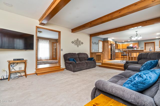 1008 Di Bella Drive, Schenectady, NY 12303