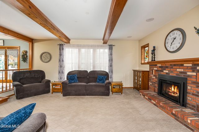 1008 Di Bella Drive, Schenectady, NY 12303