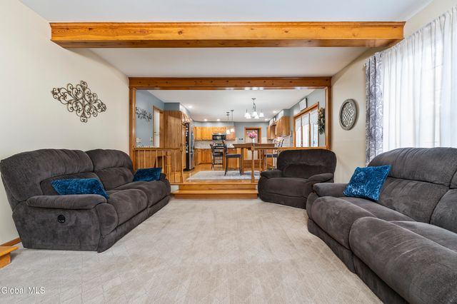 1008 Di Bella Drive, Schenectady, NY 12303