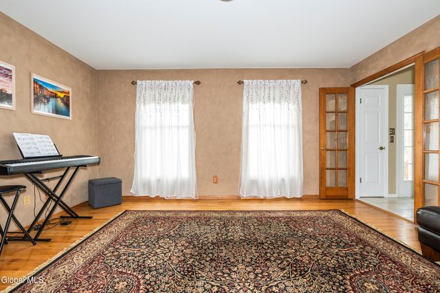 1008 Di Bella Drive, Schenectady, NY 12303