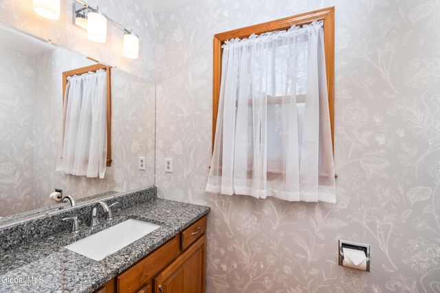 1008 Di Bella Drive, Schenectady, NY 12303