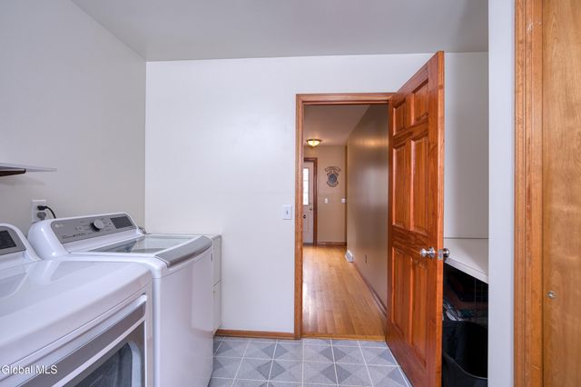 1008 Di Bella Drive, Schenectady, NY 12303