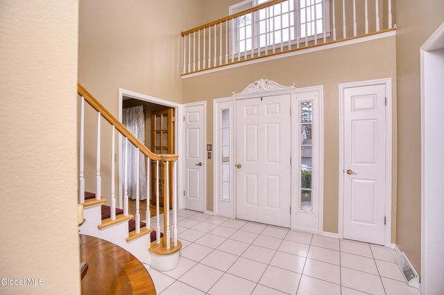 1008 Di Bella Drive, Schenectady, NY 12303