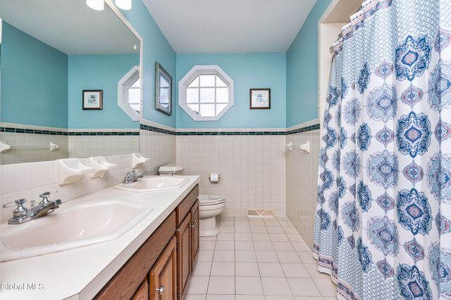 1008 Di Bella Drive, Schenectady, NY 12303