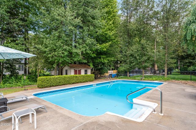 1008 Di Bella Drive, Schenectady, NY 12303