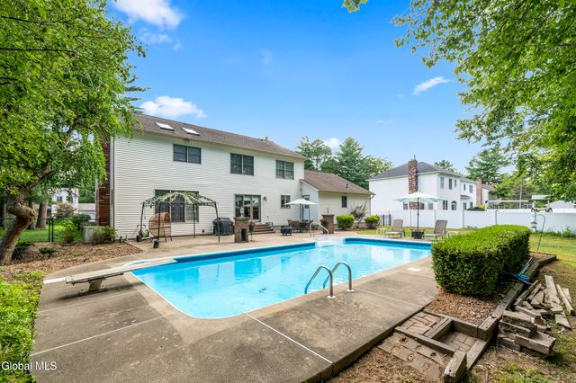 1008 Di Bella Drive, Schenectady, NY 12303