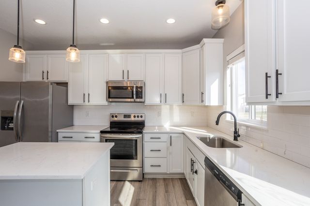 1409 NE Savana Drive, Grimes, IA 50111