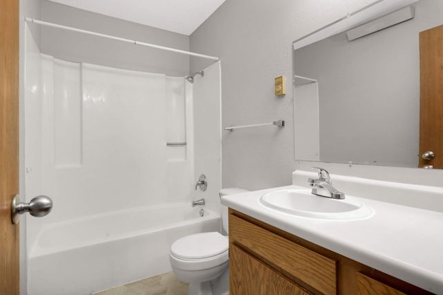 221 Grand Avenue W 316, South Saint Paul, MN 55075