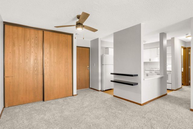 221 Grand Avenue W 316, South Saint Paul, MN 55075