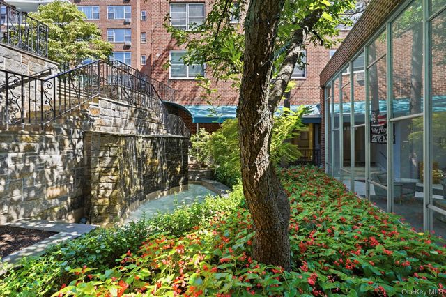 281 Garth Road B5H, Scarsdale, NY 10583