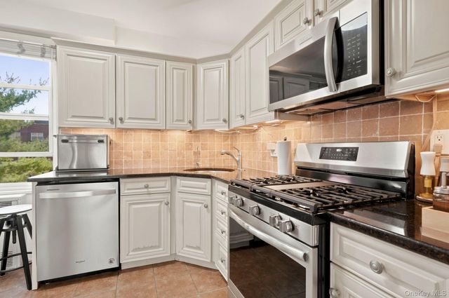 281 Garth Road B5H, Scarsdale, NY 10583