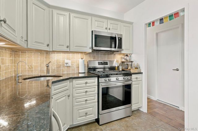 281 Garth Road B5H, Scarsdale, NY 10583