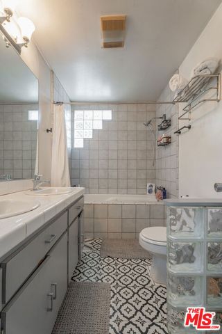 5410 Columbus Avenue, Los Angeles, CA 91411
