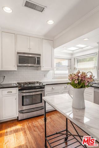 5410 Columbus Avenue, Los Angeles, CA 91411