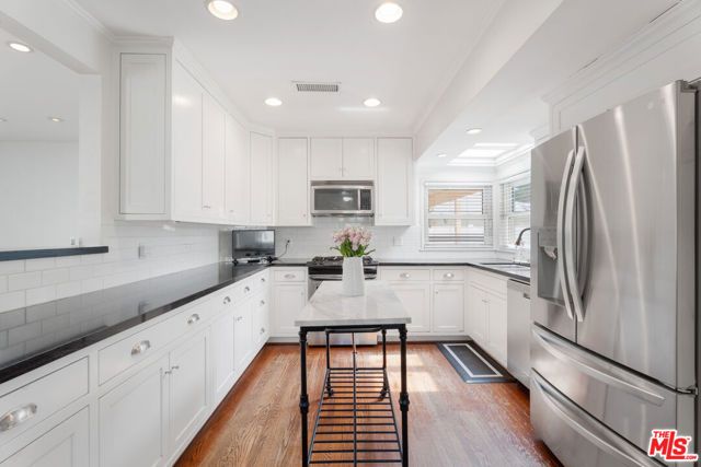 5410 Columbus Avenue, Los Angeles, CA 91411