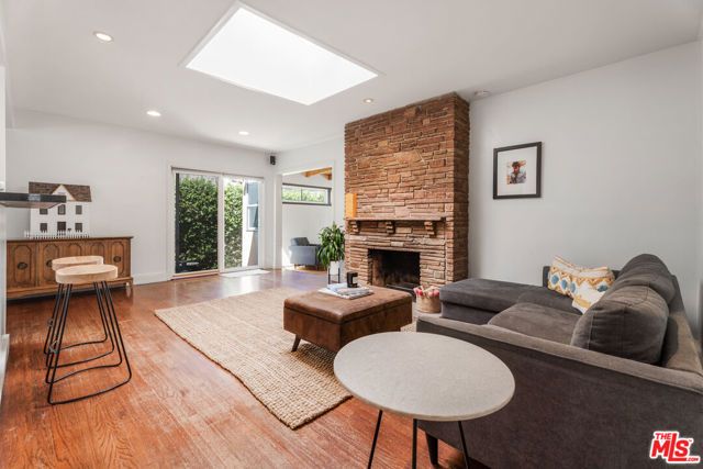 5410 Columbus Avenue, Los Angeles, CA 91411