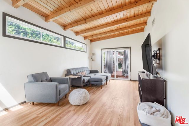 5410 Columbus Avenue, Los Angeles, CA 91411