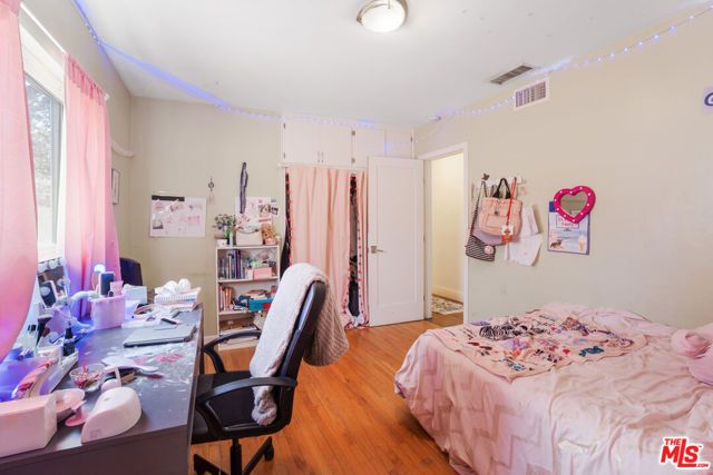 5410 Columbus Avenue, Los Angeles, CA 91411
