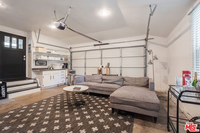5410 Columbus Avenue, Los Angeles, CA 91411