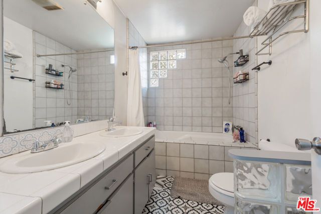 5410 Columbus Avenue, Los Angeles, CA 91411