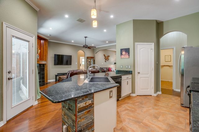4056 Tortoise Lane, Fort Worth, TX 76135