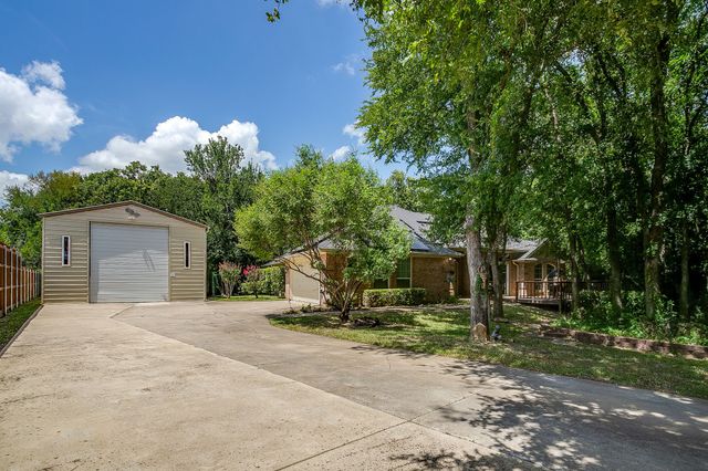 4056 Tortoise Lane, Fort Worth, TX 76135