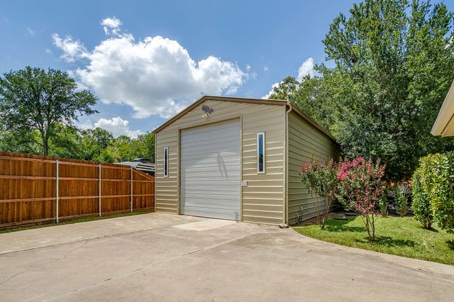 4056 Tortoise Lane, Fort Worth, TX 76135