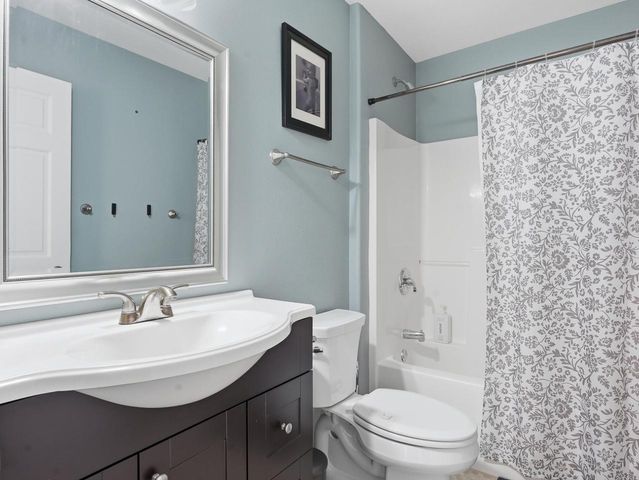 W126N6432 Willow COURT, Menomonee Falls, WI 53051