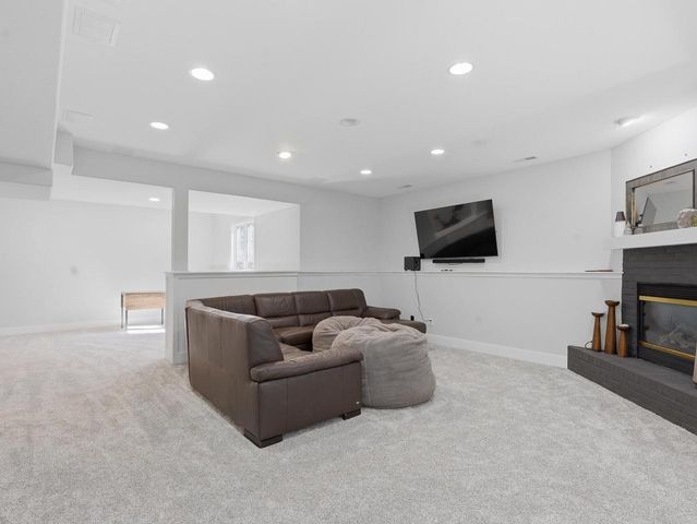 W126N6432 Willow COURT, Menomonee Falls, WI 53051
