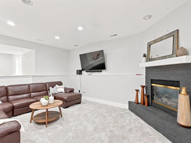 W126N6432 Willow COURT, Menomonee Falls, WI 53051