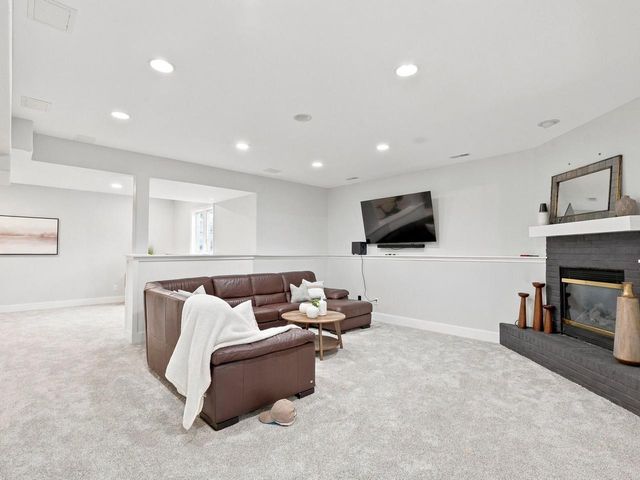 W126N6432 Willow COURT, Menomonee Falls, WI 53051