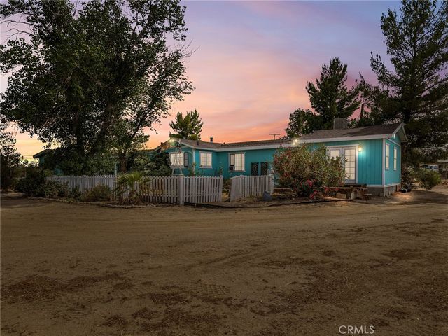 5124 Luna Road, Phelan, CA 92371