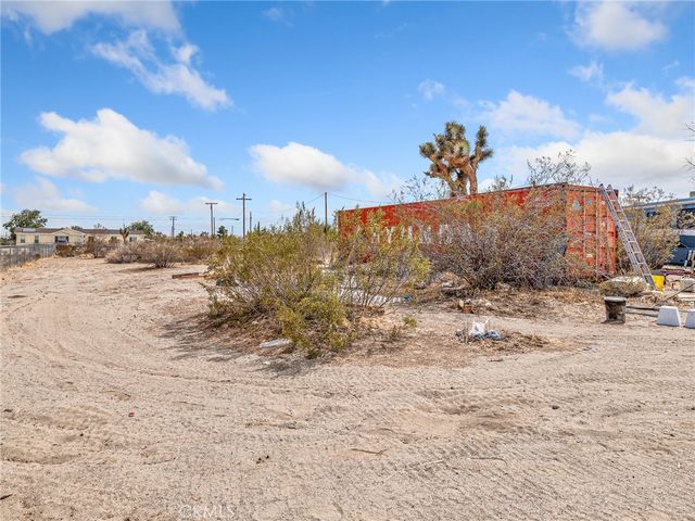 5124 Luna Road, Phelan, CA 92371