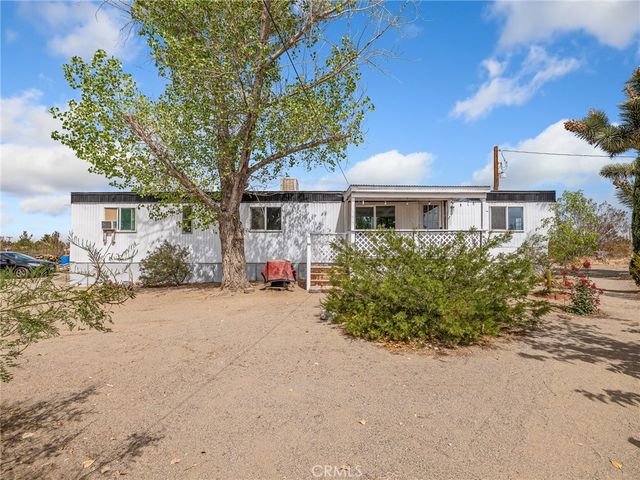 5124 Luna Road, Phelan, CA 92371