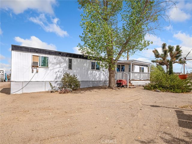 5124 Luna Road, Phelan, CA 92371