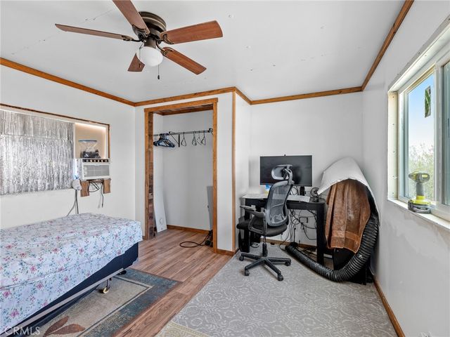 5124 Luna Road, Phelan, CA 92371