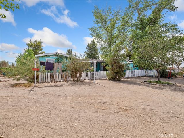 5124 Luna Road, Phelan, CA 92371