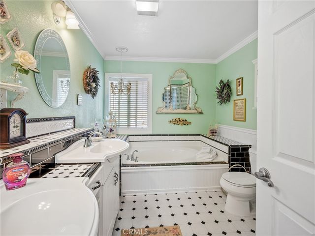 5124 Luna Road, Phelan, CA 92371