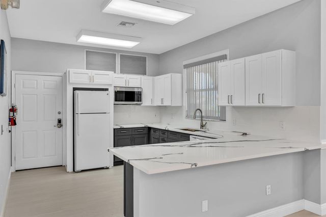 12150 Dunhill Drive, Boynton Beach, FL 33437